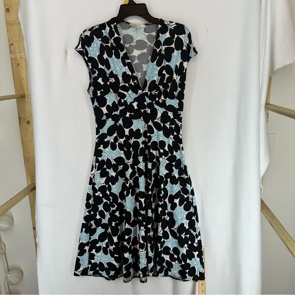 G.H. Bass & Co. Dresses & Skirts - G.H Bass & Co Short Sleeve V Neck Floral Midi Dress Womens 8 Blue